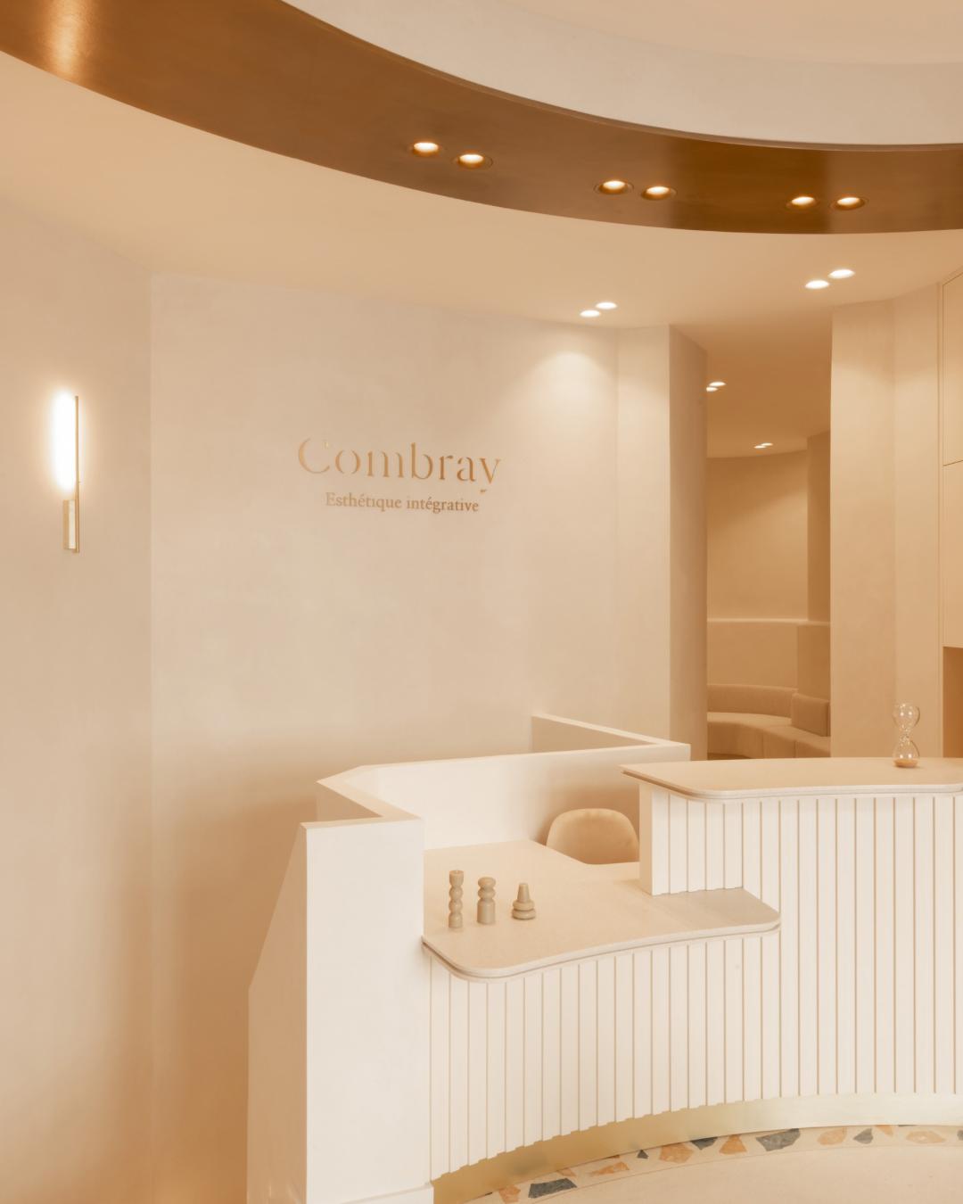 Combray, reception and signage