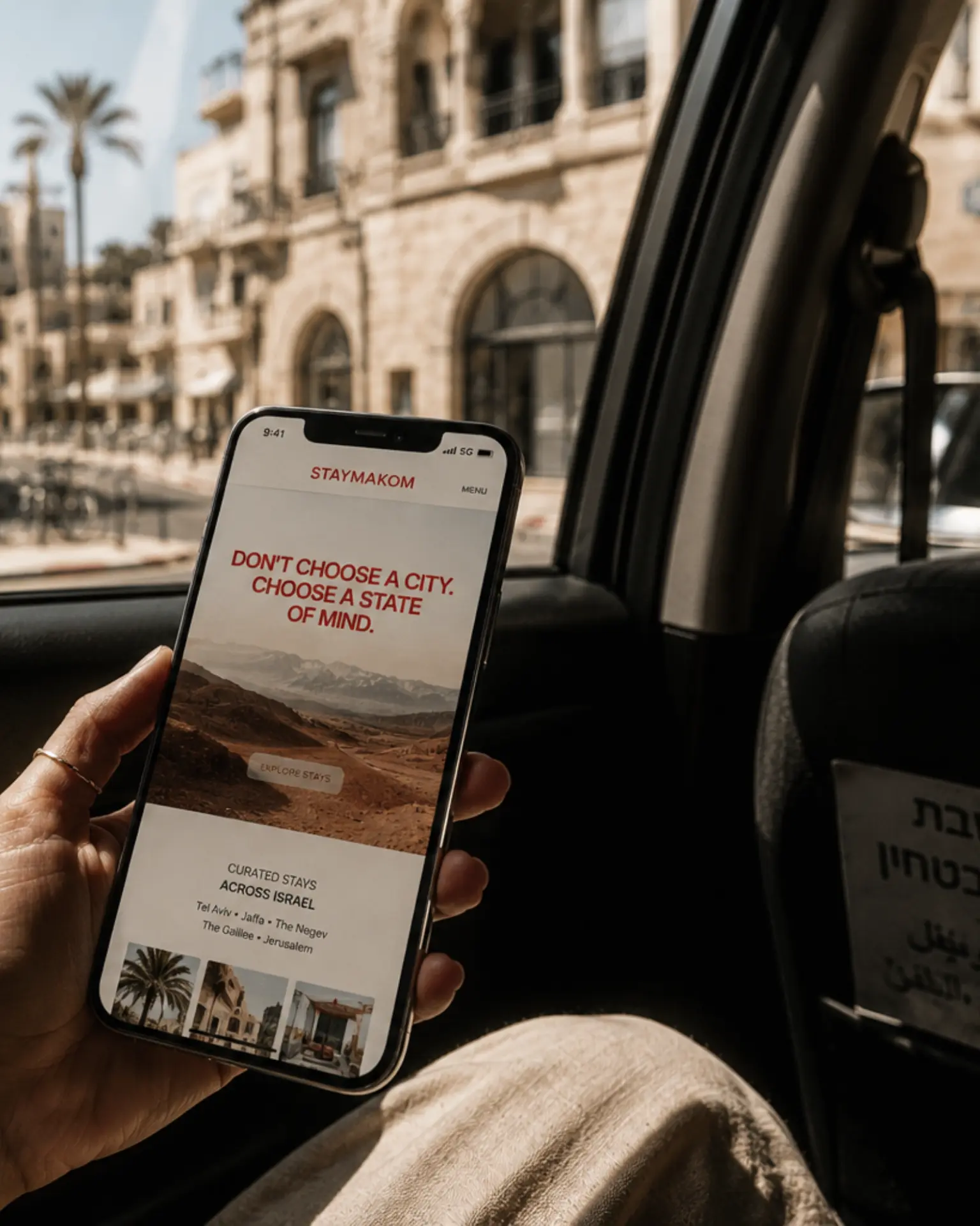 STAYMAKOM mobile experience in car